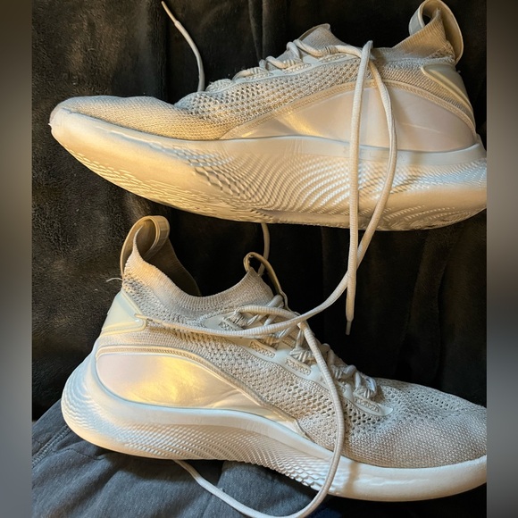 Under armour curry 8 “white iridescent” size 11.5 men’s - Picture 2 of 5